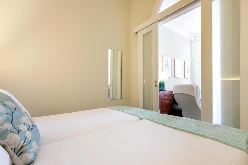 Pretty Clerigos 132 Apartment Porto Bagian luar foto